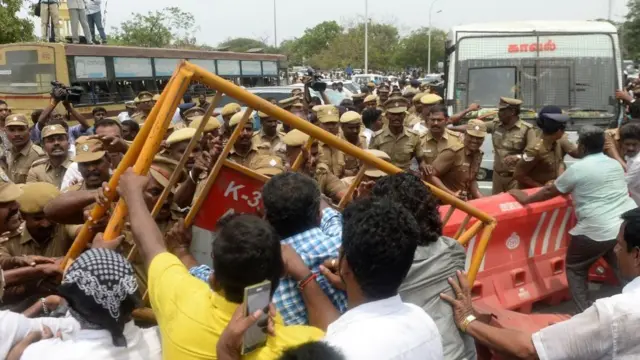 તુતીકોરિનમાં હિંસા દરમિયાન પોલીસ કાર્યવાહી