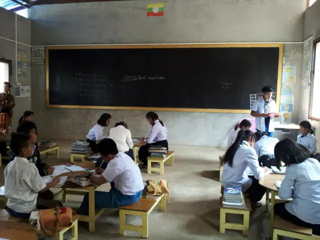 အမျိုးသားကျောင်း, စစ်ဘေးရှောင် မိဘမဲ့ ကလေး