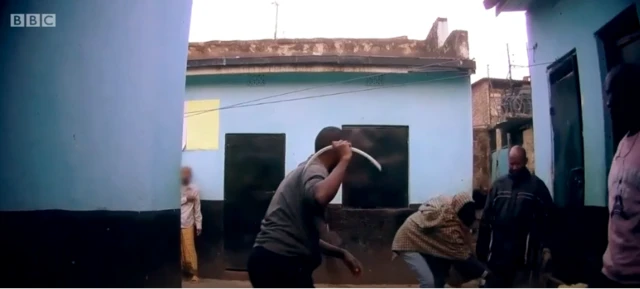 Ragga maxkamada la geeyey waxaa lagu eedeeyey jirdil