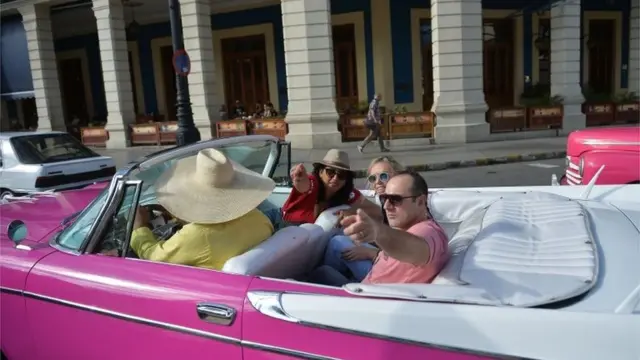 Turistas en Cuba