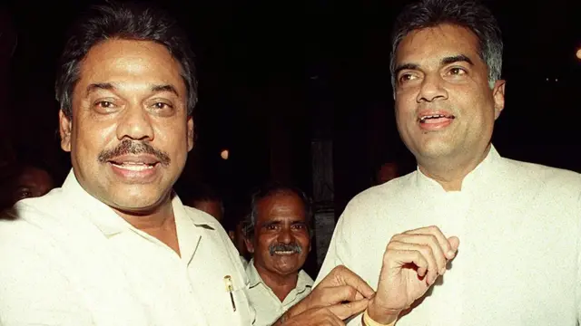 2000 වසරේ රනිල් වික්‍රමසිංහ සහ මහින්ද රාජපක්ෂ