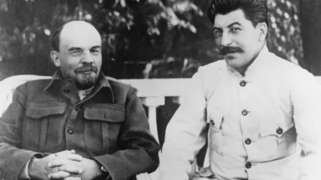 Владимир Ленин и Иосиф Сталин в Горках, 1922 год