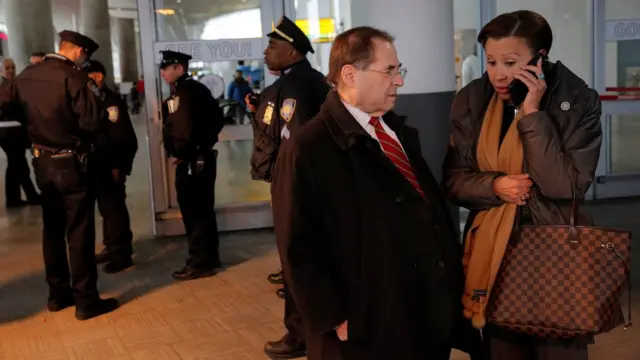 دو نماینده کنگره آمریکا در فرودگاه جان اف کندی