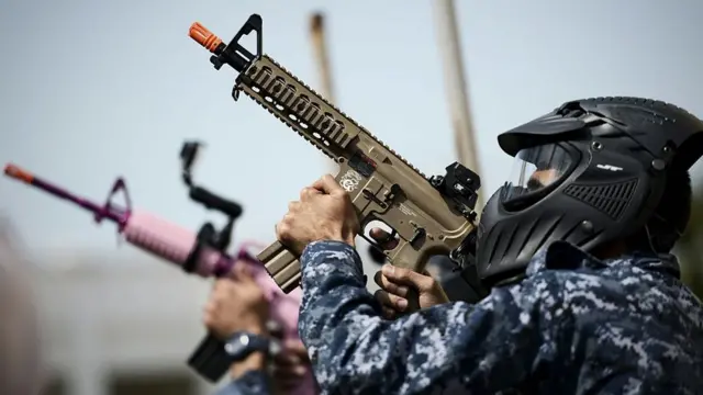 Soldados de Bahréin toman parte en un ejercicio militar.