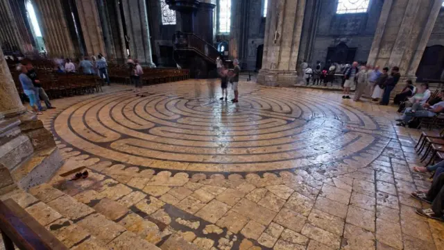 Лабіринт Шартрського собору