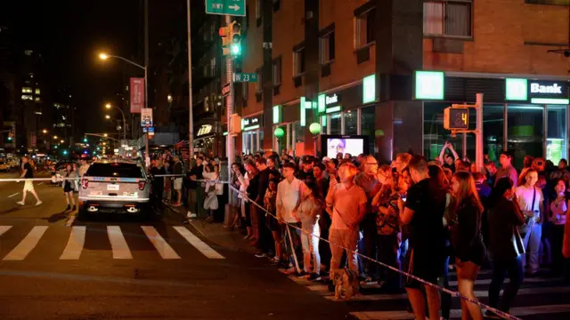 Chelsea'de olay yeri polis kordonuyla çevrildi.