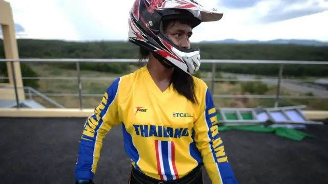 เงางามในชุดแข่งขันบีเอ็มเอ็กซ์ทีมชาติ