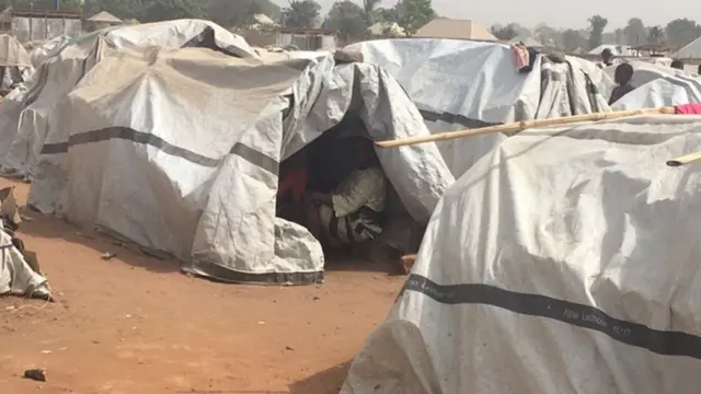 Wen rain di fall e dey wash dia belongings