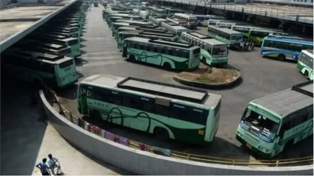 போக்குவரத்து ஊழியர்கள் போராட்டம்