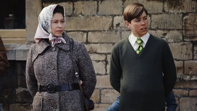 Принц Эндрю и королева.