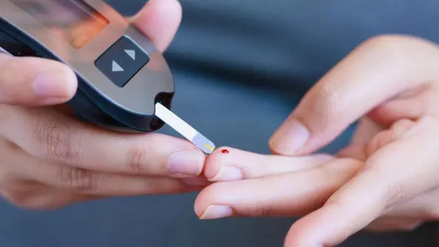 كيف يؤثر توقيت الوجبات على قوامك؟