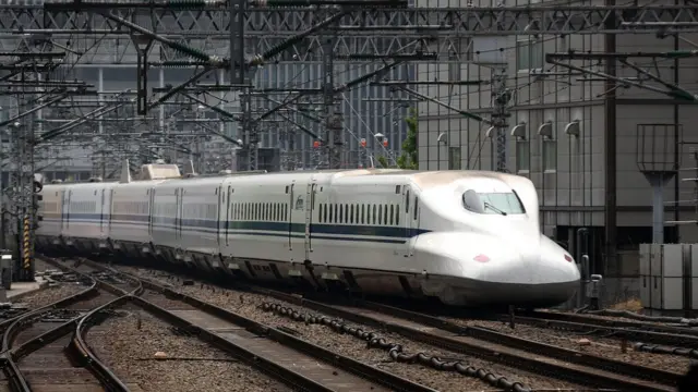 बुलेट ट्रेन