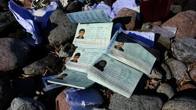 Pasaportes de refugiados ahogados en el mar