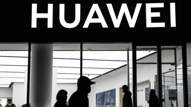 ገለ ካብቲ ኣብዚ እዋን እዚ ኣብ መንጎ ኣመሪካን ቻይናን ዘሎ ናይ ቀረባ እዋን ቅርሕንቲ ኣብ 5G ዝተባህለ ቴክኖሎጂ እዩ