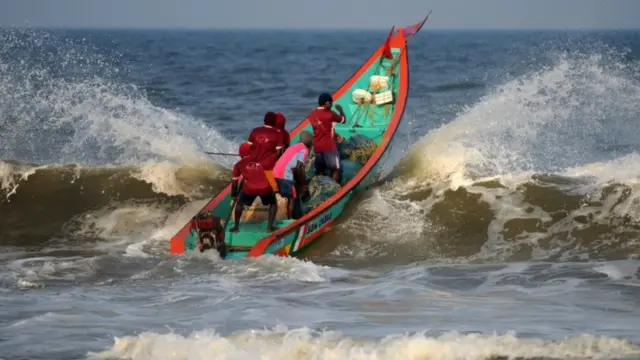 चेन्नई से सटे समुद्र में भारतीय मछुआरे