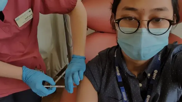 Ardito Widjono mengatakan ia mengalami nyeri badan beberapa jam setelah disuntik.