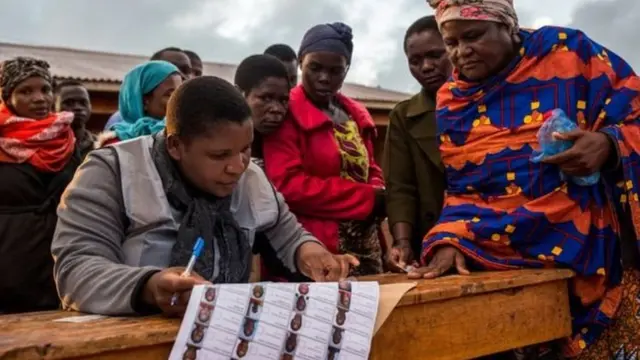 Vituo vya kupigia kura vilifunguliwa mapema Jumanne