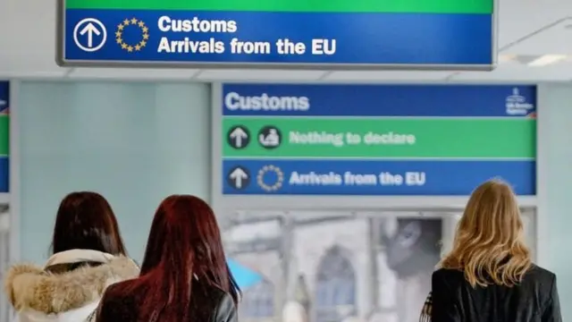 أحد المطارات البريطانية