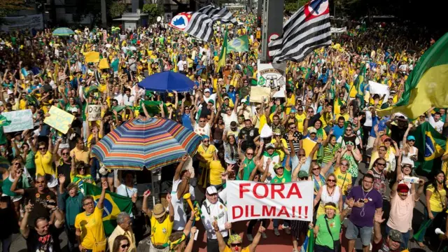 Manifestantes pedem impeachmentcódigo de bonus f12Dilma Rousseffcódigo de bonus f12agostocódigo de bonus f122015