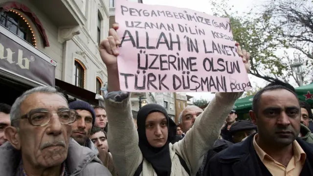 Papa 16. Benedetto'nun ziyareti protestolara neden olmuştu. (30 Kasım 2006)