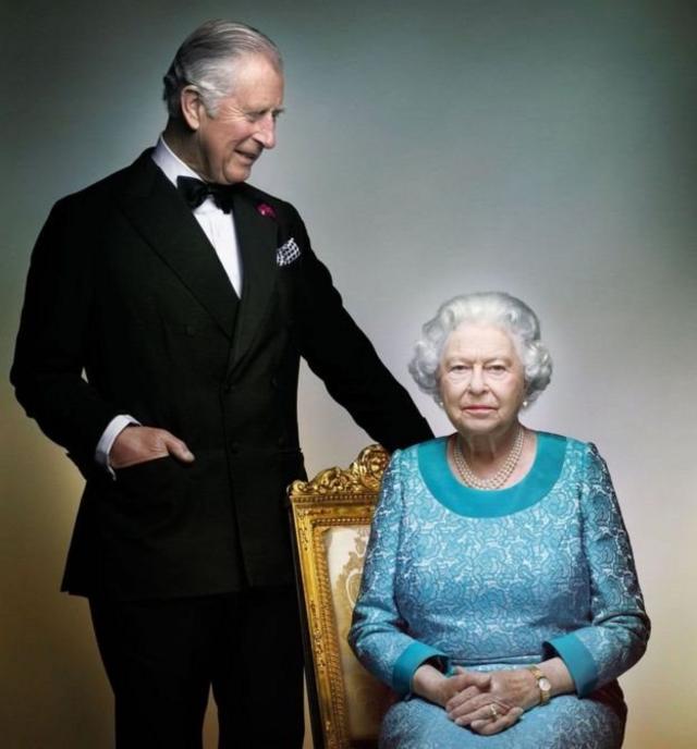 У квітні цього року Єлизаветі II виповнилося 91 рік; її старшому синові принцу Чарльзу, батькові принців Вільяма і Гаррі, в листопаді виповниться 69 років
