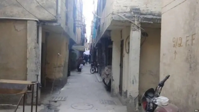 यही वो गली है जो अंकित के घर जाती है