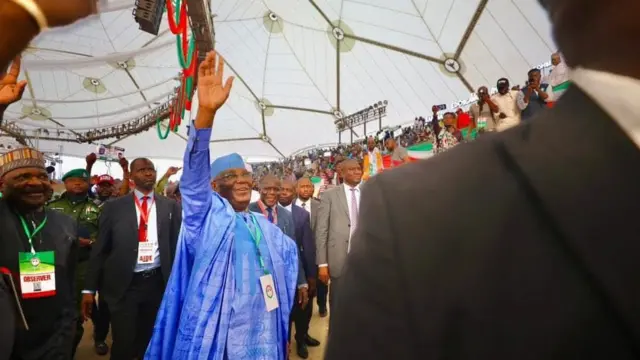 Ụda aṅụrị ndị nsonso Abubakar Atiku gbazuru n'ogige egwuregwu MKO Abiola na Abụja ka a kpọpụtara aha ya dịka onye mmeri ntuliaka imeụlọ ndị PDP na Mee 28, 2022