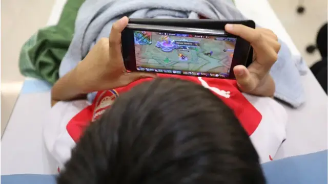 ভিডিও গেমসগুলোতেও অনেক সহিংসতা দেখানো হয়।