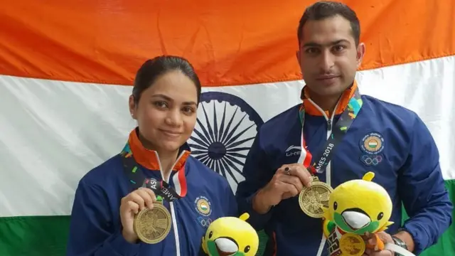 துப்பாக்கி சுடுதலில் வெண்கல பதக்கம் வென்ற ரவிக்குமார் - அபூர்வி சந்தேலா இணை