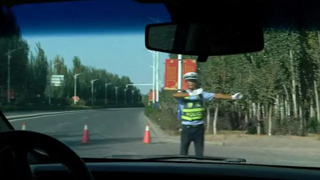 এসব শিবিরের চার পাশে থাকে কড়া প্রহরা