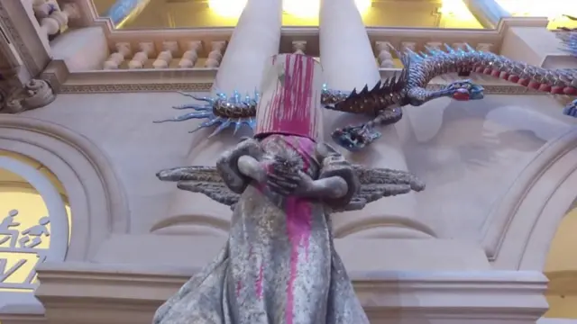 Bristol Museum sold unauthorised Banksy angel prints