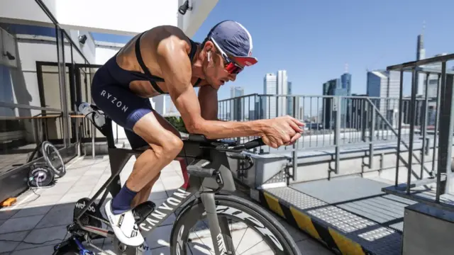 Спортсмен Ян Фродено тренується напередодні недільного етапу Ironman