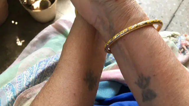 పచ్చబొట్టు సంకెళ్లు