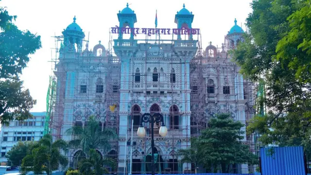 सोलापूर महानगरपालिकेची इमारत