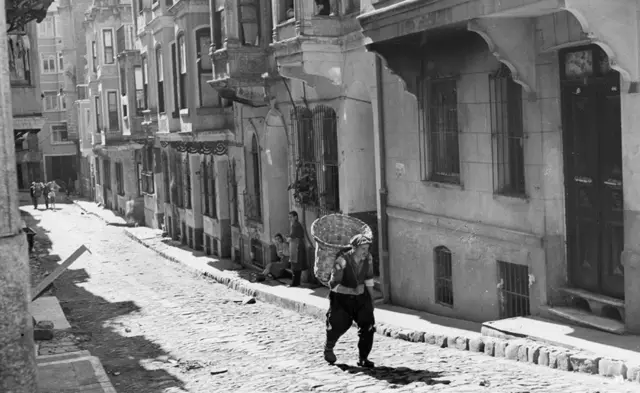 బెసిల్ జాహ్రాఫ్