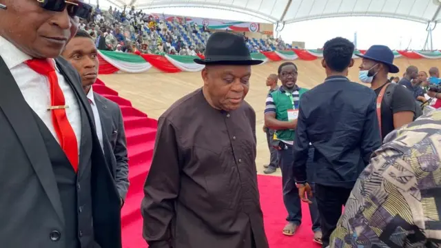 T A Orji awuchiela na ntuliaka imeụlọ