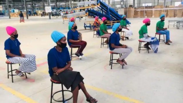 ተፈናቲተን ኮፍ ዝበላ ሰራሕተኛታት
