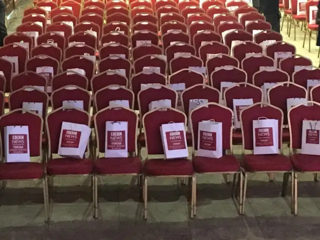 Àwọn àwòrán ẹ̀yìn ìtàgé