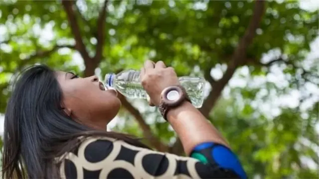 দাবদাহ হলে প্রচণ্ড গরমে হাসফাঁস করে মানুষ