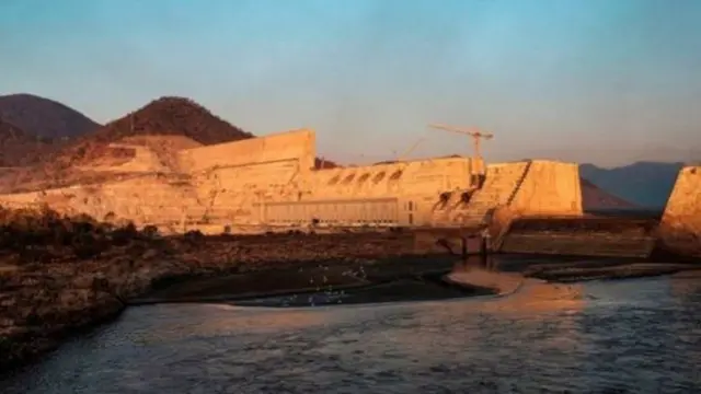 مصر تقول إن ردها سيكون سياسيا إن صحت أنباء بدء ملء بحيرة السد