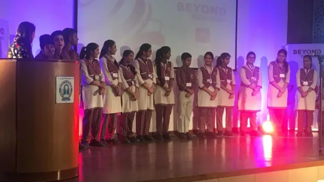 அரசியலில் மட்டுமல்ல மற்ற இடங்களிலும் போலிச் செய்திகள் உள்ளன