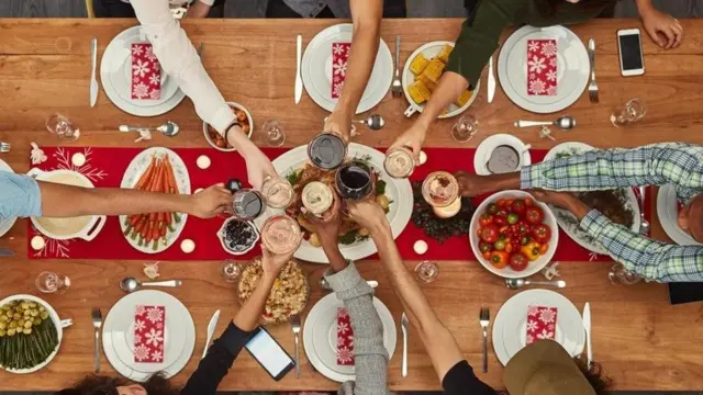 Kita terkadang berbohong agar tidak menyinggung perasaan orang lain yang berbuat baik kepada kita