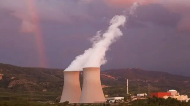 અણુઊર્જાથી ચાલતી સબમરીનનો ફાયદો એ હોય છે કે તેણે વારંવાર ઇંધણ લેવા માટે સપાટી પર આવવું પડતું નથી