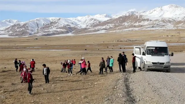 Бийик тоолуу Нарын областында алтымыштан ашык айыл өкмөтүнүн экөөнөн башкасы бүт дотацияда турат.