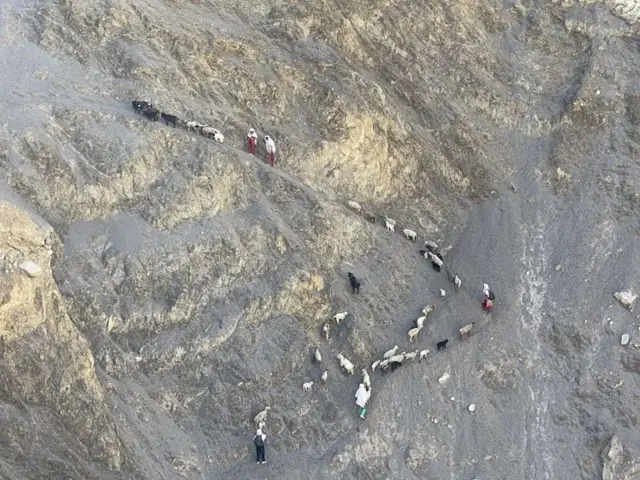 वाख़ी समुदाय की आख़िरी पशुपालक महिलाएं