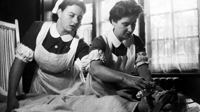 В 1940-х лечение электрошоком было настолько популярным и обыденным, что его осуществляли в поликлиниках