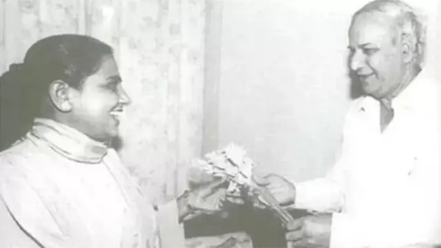 मायावती आणि कांशीराम