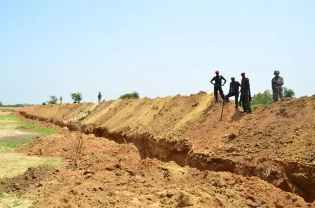 Les miliciens de cette secte ont souvent l'intention de perpétrer des attentats sur le campus.