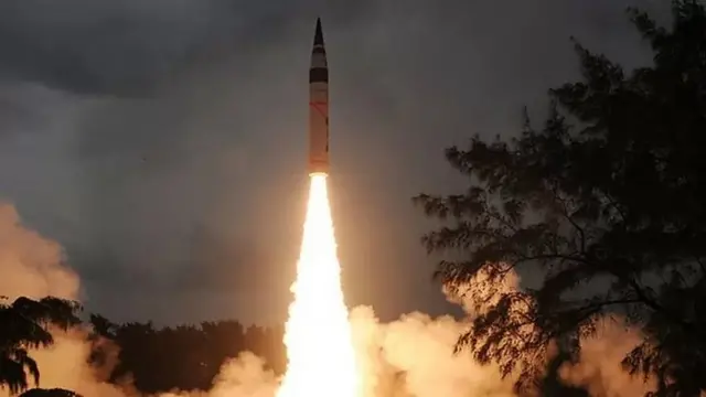 हथियारों की होड़