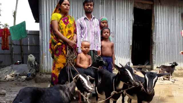 बांग्लादेश में बाढ़ पीड़ित भारतीय शरणार्थी